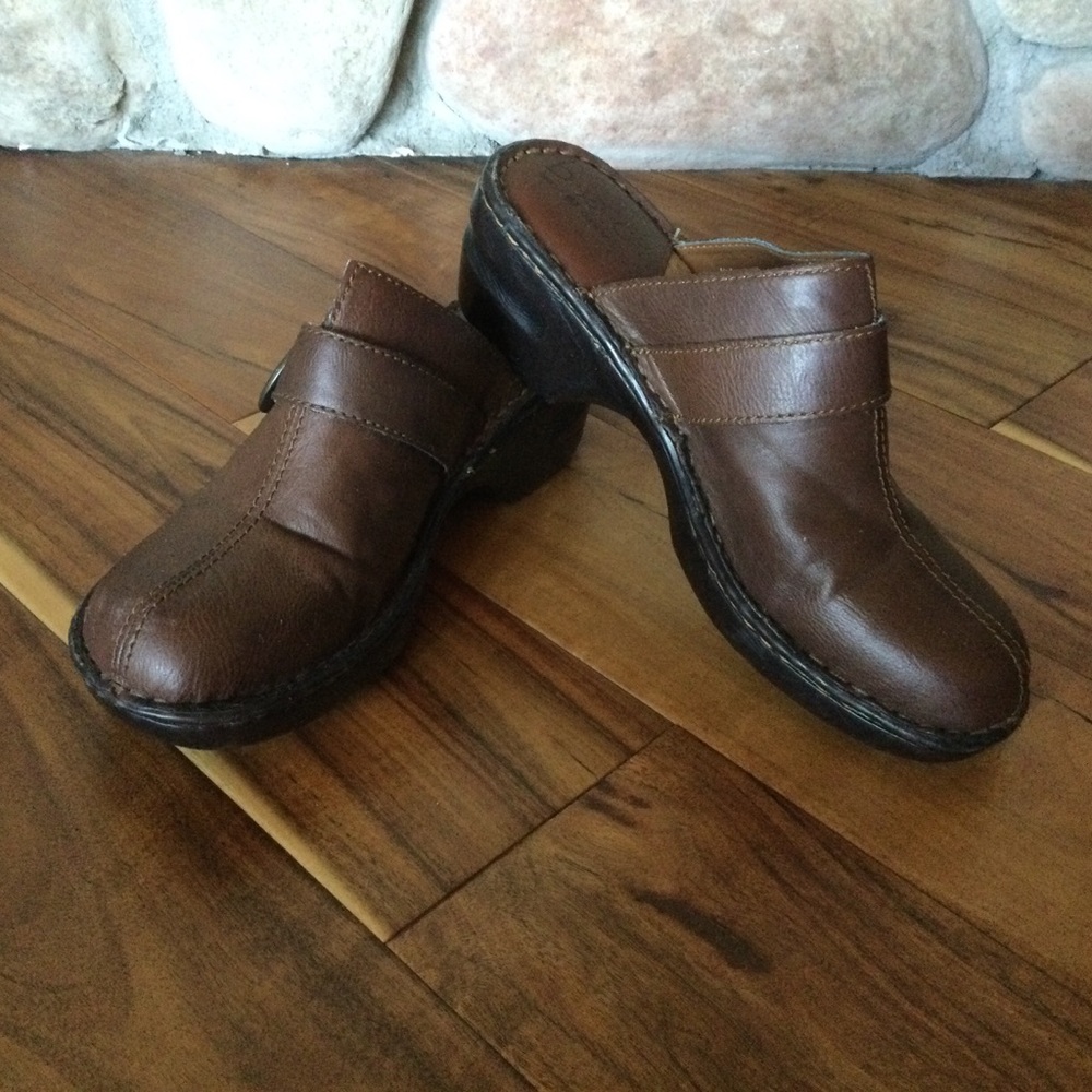 ✔️ boc Leather Mules Clogs Woman’s Size 8
